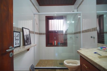 Casa à venda com 250m², 3 quartos e 3 vagasBanheiro