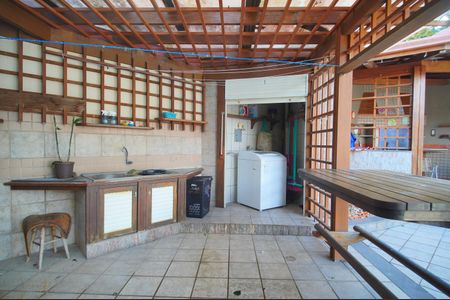 Casa à venda com 250m², 3 quartos e 3 vagasÁrea de Serviço