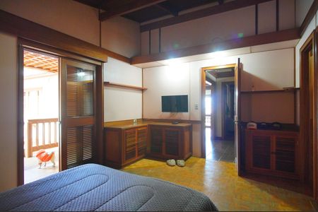 Casa à venda com 250m², 3 quartos e 3 vagasSuíte 1