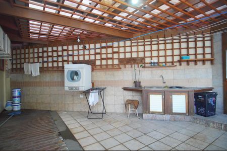 Casa à venda com 250m², 3 quartos e 3 vagasÁrea de Serviço