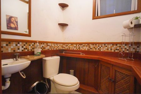 Casa à venda com 250m², 3 quartos e 3 vagasBanheiro da Suíte 3
