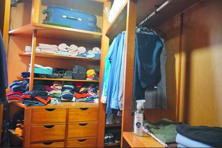 Casa à venda com 250m², 3 quartos e 3 vagasCloset da suíte 1