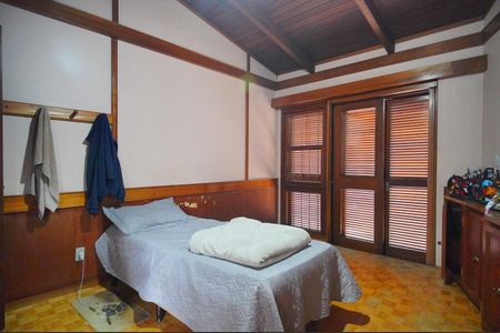 Casa à venda com 250m², 3 quartos e 3 vagassuíte 2