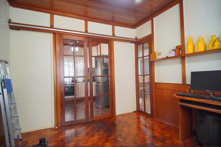 Casa à venda com 250m², 3 quartos e 3 vagasEscritório