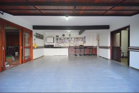 Casa à venda com 250m², 3 quartos e 3 vagasGaragem