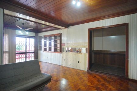 Casa à venda com 250m², 3 quartos e 3 vagasSala