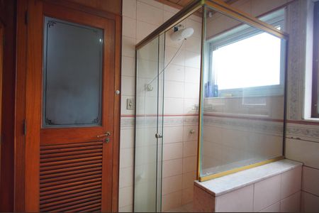 Casa à venda com 250m², 3 quartos e 3 vagasBanheiro da Suíte 2