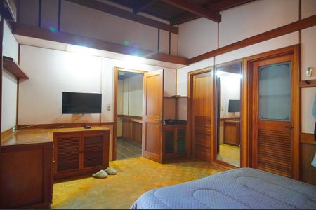 Casa à venda com 250m², 3 quartos e 3 vagasSuíte 1