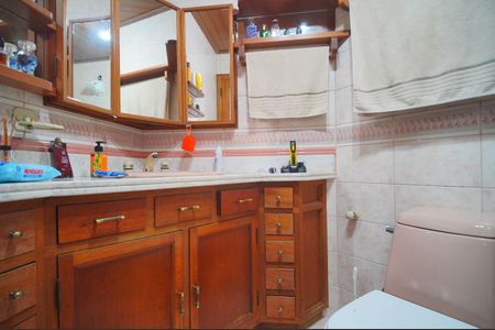 Casa à venda com 250m², 3 quartos e 3 vagasBanheiro da Suíte 1