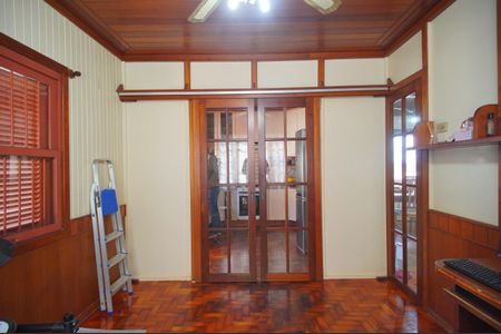 Casa à venda com 250m², 3 quartos e 3 vagasEscritório