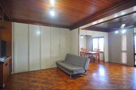 Casa à venda com 250m², 3 quartos e 3 vagasSala
