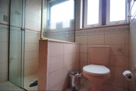 Casa à venda com 250m², 3 quartos e 3 vagasBanheiro da Suíte 2