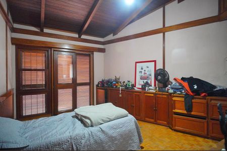 Casa à venda com 250m², 3 quartos e 3 vagassuíte 2