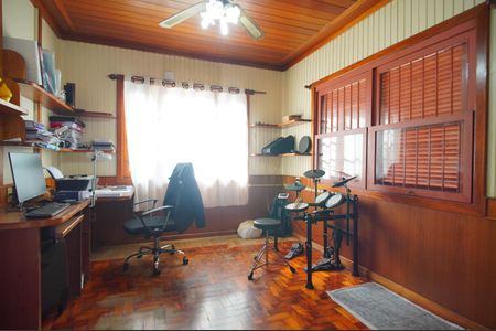 Casa à venda com 250m², 3 quartos e 3 vagasEscritório