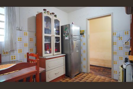 Casa à venda com 276m², 3 quartos e 2 vagasCozinha 