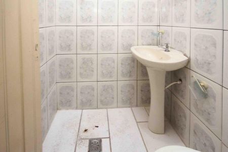 Casa para alugar com 50m², 1 quarto e 1 vaga Casa para alugar com 50m², 1 quarto e 1 vagaBanheiro social