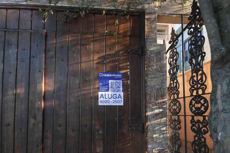 Casa para alugar com 50m², 1 quarto e 1 vaga Casa para alugar com 50m², 1 quarto e 1 vagaFachada