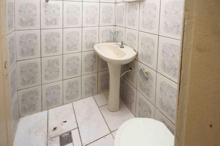Casa para alugar com 50m², 1 quarto e 1 vaga Casa para alugar com 50m², 1 quarto e 1 vagaBanheiro social