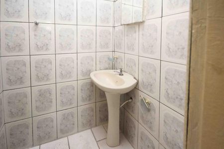 Casa para alugar com 50m², 1 quarto e 1 vaga Casa para alugar com 50m², 1 quarto e 1 vagaBanheiro social