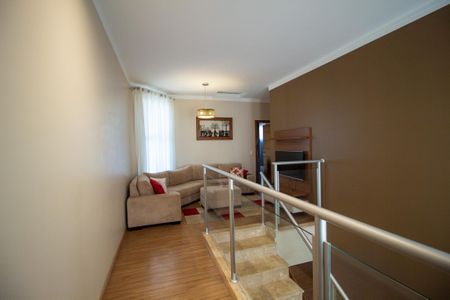 Casa de condomínio para alugar com 385m², 3 quartos e 4 vagas Casa de condomínio para alugar com 385m², 3 quartos e 4 vagasSala de TV
