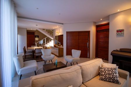 Casa de condomínio para alugar com 385m², 3 quartos e 4 vagas Casa de condomínio para alugar com 385m², 3 quartos e 4 vagasSala
