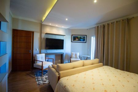 Casa de condomínio para alugar com 385m², 3 quartos e 4 vagas Casa de condomínio para alugar com 385m², 3 quartos e 4 vagasSuíte