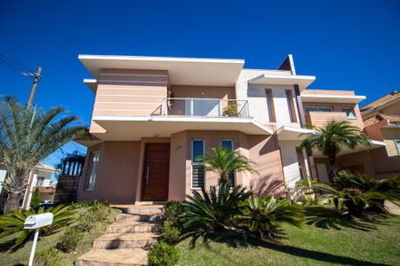 Casa de condomínio para alugar com 385m², 3 quartos e 4 vagas Casa de condomínio para alugar com 385m², 3 quartos e 4 vagasFachada