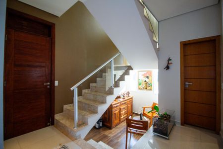 Casa de condomínio para alugar com 385m², 3 quartos e 4 vagas Casa de condomínio para alugar com 385m², 3 quartos e 4 vagasSala