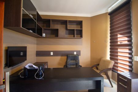 Casa de condomínio para alugar com 385m², 3 quartos e 4 vagas Casa de condomínio para alugar com 385m², 3 quartos e 4 vagasEscritório