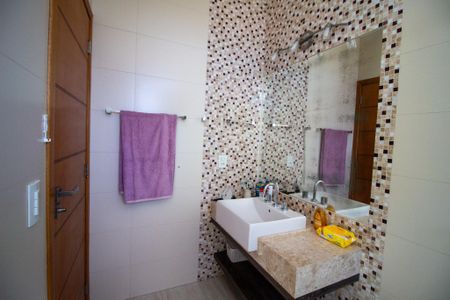 Casa de condomínio para alugar com 385m², 3 quartos e 4 vagas Casa de condomínio para alugar com 385m², 3 quartos e 4 vagasBanheiro da Suíte