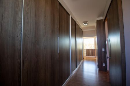 Casa de condomínio para alugar com 385m², 3 quartos e 4 vagas Casa de condomínio para alugar com 385m², 3 quartos e 4 vagasCloset
