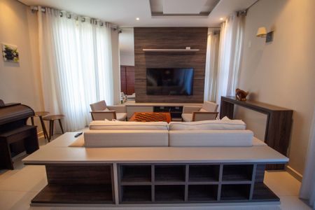 Casa de condomínio para alugar com 385m², 3 quartos e 4 vagas Casa de condomínio para alugar com 385m², 3 quartos e 4 vagasSala