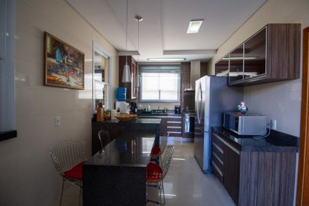 Casa de condomínio para alugar com 385m², 3 quartos e 4 vagas Casa de condomínio para alugar com 385m², 3 quartos e 4 vagasCozinha