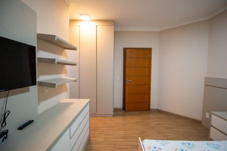 Casa de condomínio para alugar com 385m², 3 quartos e 4 vagas Casa de condomínio para alugar com 385m², 3 quartos e 4 vagasSuíte 3