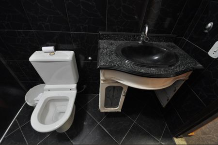 Casa para alugar com 250m², 2 quartos e 2 vagasBanheiro Social