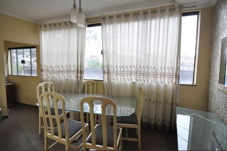 Casa para alugar com 250m², 2 quartos e 2 vagasCozinha