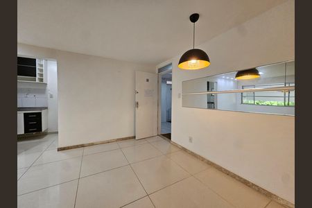 Apartamento para alugar com 60m², 2 quartos e 1 vagaSala