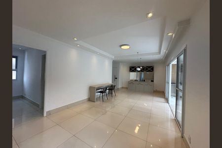 Apartamento para alugar com 132m², 3 quartos e 2 vagasSala