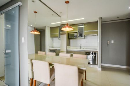 Sala de apartamento para alugar com 2 quartos, 48m² em Parque Jaçatuba, Santo André
