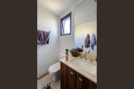 Apartamento para alugar com 92m², 2 quartos e 2 vagas Apartamento para alugar com 92m², 2 quartos e 2 vagasBanheiro da Suíte