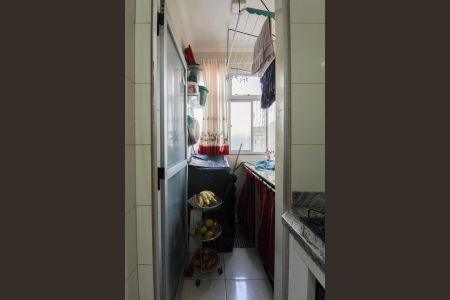 Apartamento à venda com 60m², 3 quartos e 1 vaga Apartamento à venda com 60m², 3 quartos e 1 vagaCozinha e Área de Serviço
