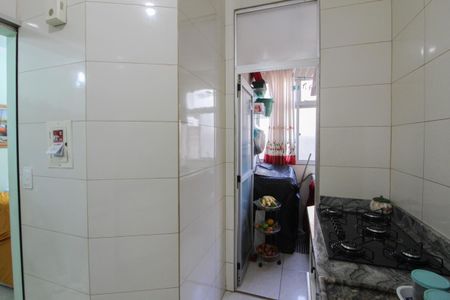 Apartamento à venda com 60m², 3 quartos e 1 vaga Apartamento à venda com 60m², 3 quartos e 1 vagaCozinha e Área de Serviço