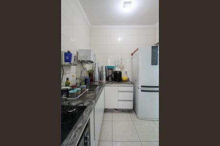 Apartamento à venda com 60m², 3 quartos e 1 vaga Apartamento à venda com 60m², 3 quartos e 1 vagaCozinha e Área de Serviço