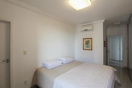 Apartamento à venda com 156m², 4 quartos e 3 vagasSuíte 1
