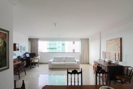 Apartamento à venda com 156m², 4 quartos e 3 vagasSala