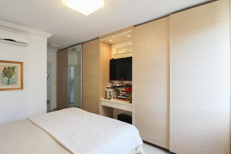 Apartamento à venda com 156m², 4 quartos e 3 vagasSuíte 1