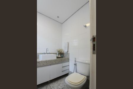 Apartamento à venda com 156m², 4 quartos e 3 vagasBanheiro da Suíte 1