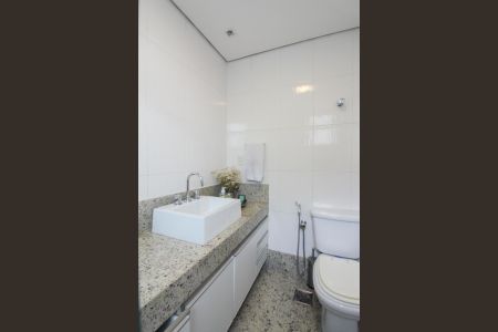 Apartamento à venda com 156m², 4 quartos e 3 vagasBanheiro da Suíte 1