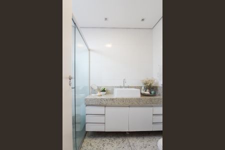 Apartamento à venda com 156m², 4 quartos e 3 vagasBanheiro da Suíte 1