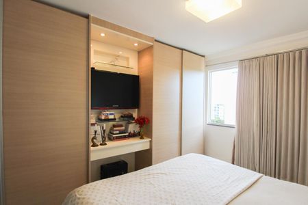 Apartamento à venda com 156m², 4 quartos e 3 vagasSuíte 1